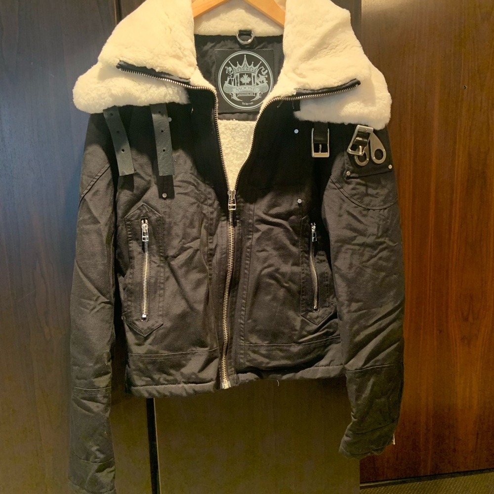 Men’s black Moose Knuckle Shearling Collar Bomber size small